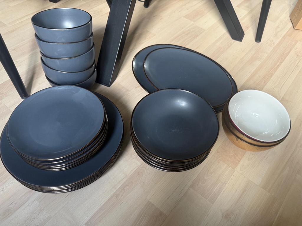 Complete servies, goudkleurig bestek, mokkenset, Huis en Inrichting, Ophalen, Zo goed als nieuw, Porselein, Overige stijlen