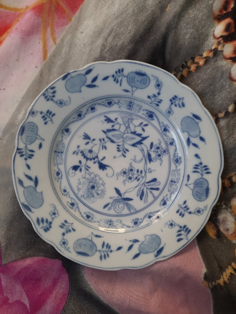 Antiek porseleinen Louis Regout bord De blauwe ui, Antiek en Kunst, Antiek | Servies los, Ophalen of Verzenden