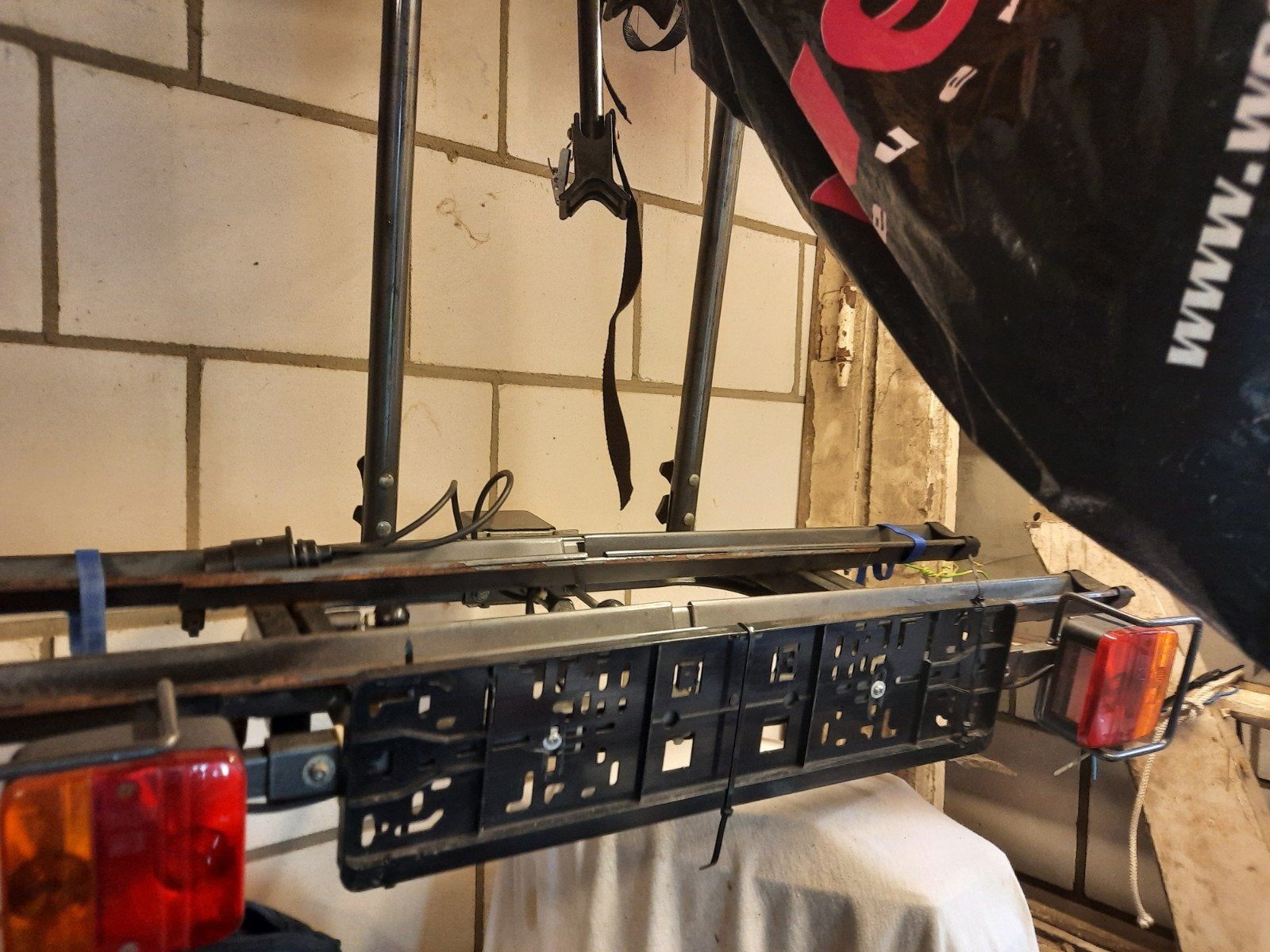 Kantelbare trekhaak fietsendrager  2 fietsen bijna gratis., Ophalen, Gebruikt, 2 fietsen, Trekhaakdrager