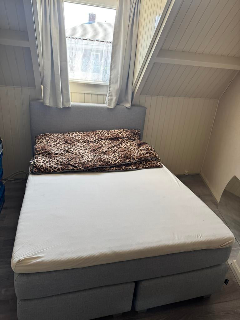 Boxspring 140 x 200 Ash Grey, Ophalen, Zo goed als nieuw, Tweepersoons, 140 cm