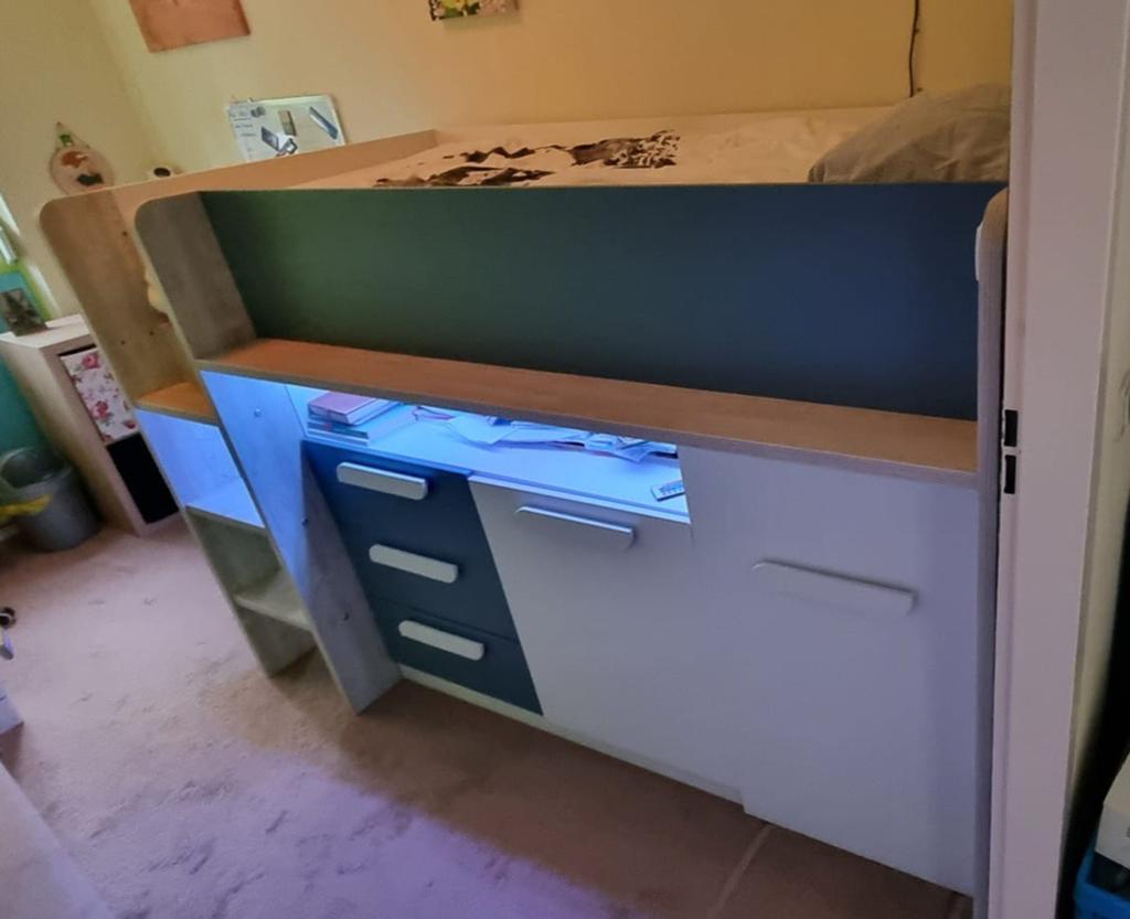 Half hoogslaper met kast-bureau ruimte, Ophalen, Gebruikt, Eenpersoons, 90 cm
