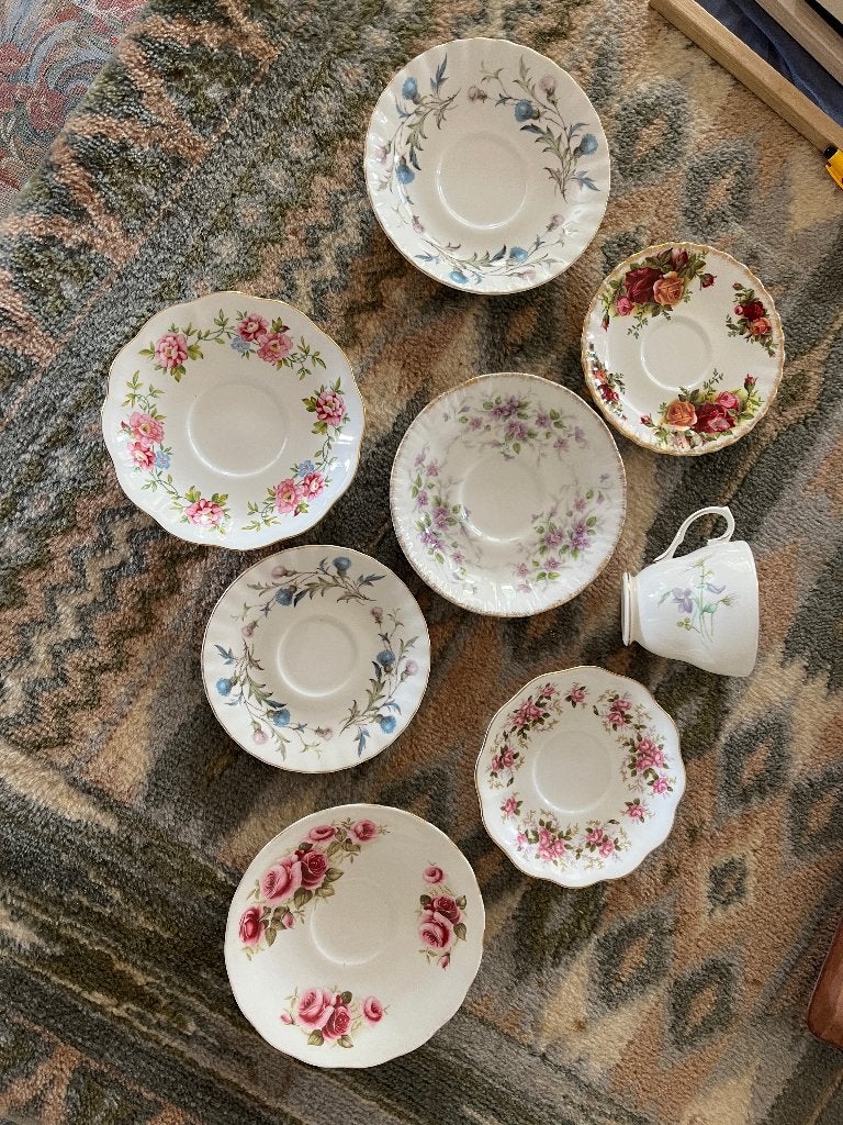 7x Vintage Engelse schoteltjes en 1x kopje - mixed lot, Ophalen of Verzenden, Gebruikt, Porselein, Kop en/of schotel