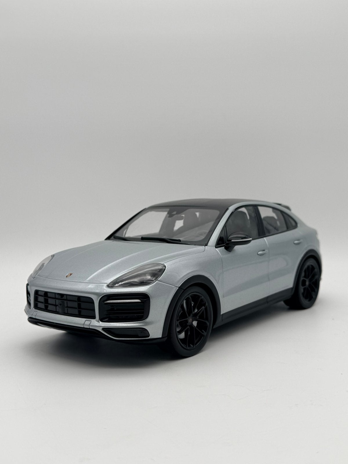 Norev 1:18 Porsche Cayenne S Dolomite Silver, Ophalen of Verzenden, Zo goed als nieuw, Auto, Norev