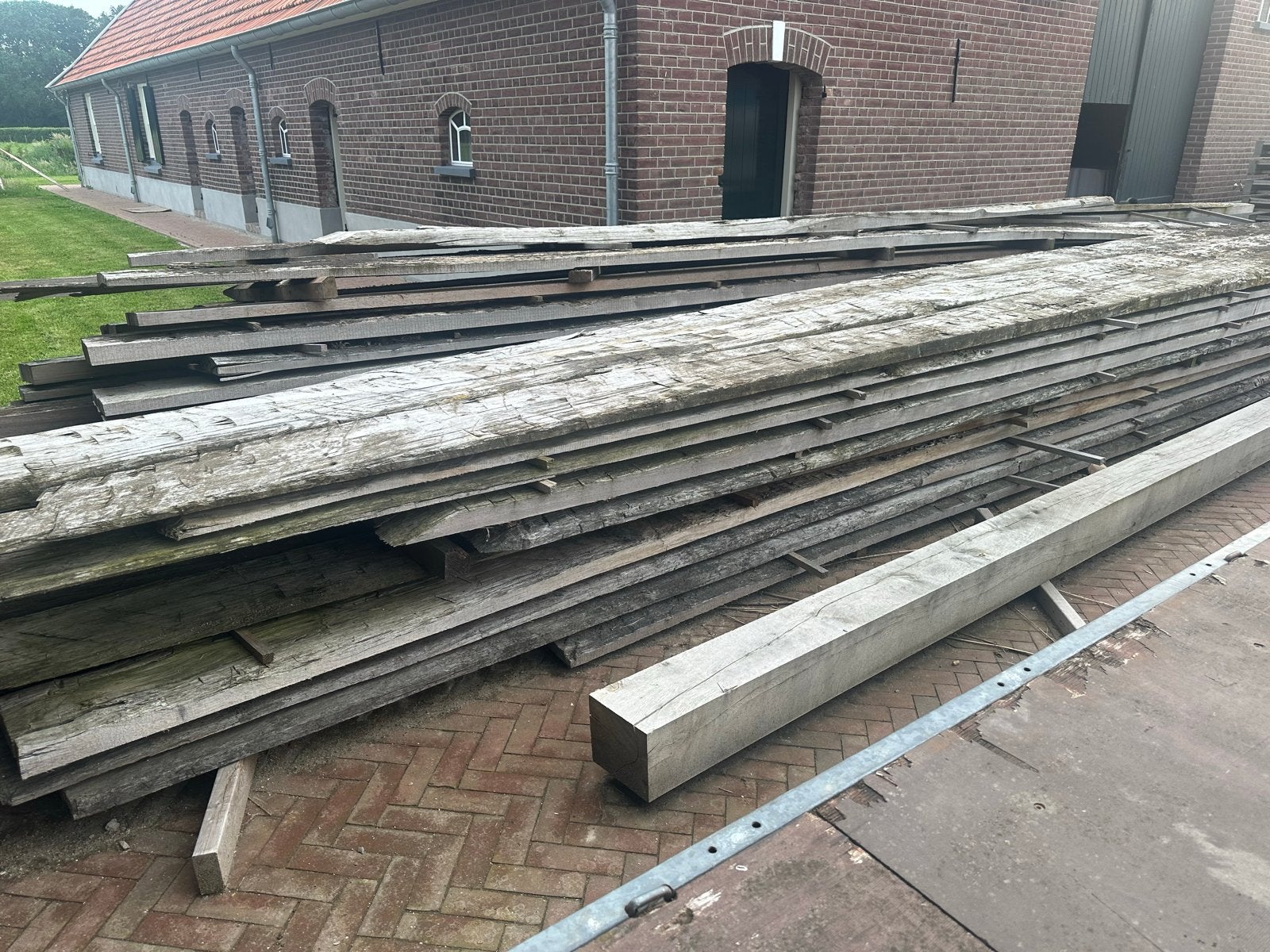 Grote partij gebruikte houten planken van meerpalen, Gebruikt, Grenen, Balk, Ophalen