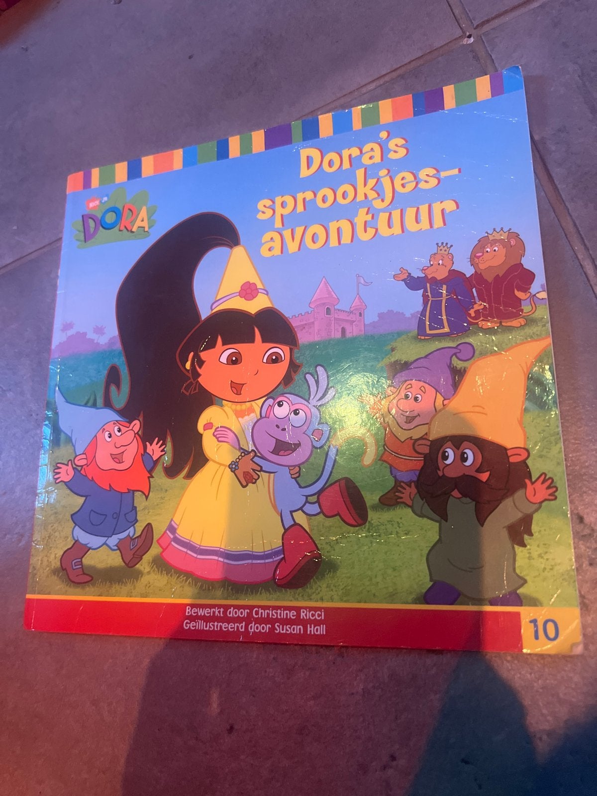 Dora's Sprookjesavontuur - Leuk kinderboek, Ophalen of Verzenden, Gelezen