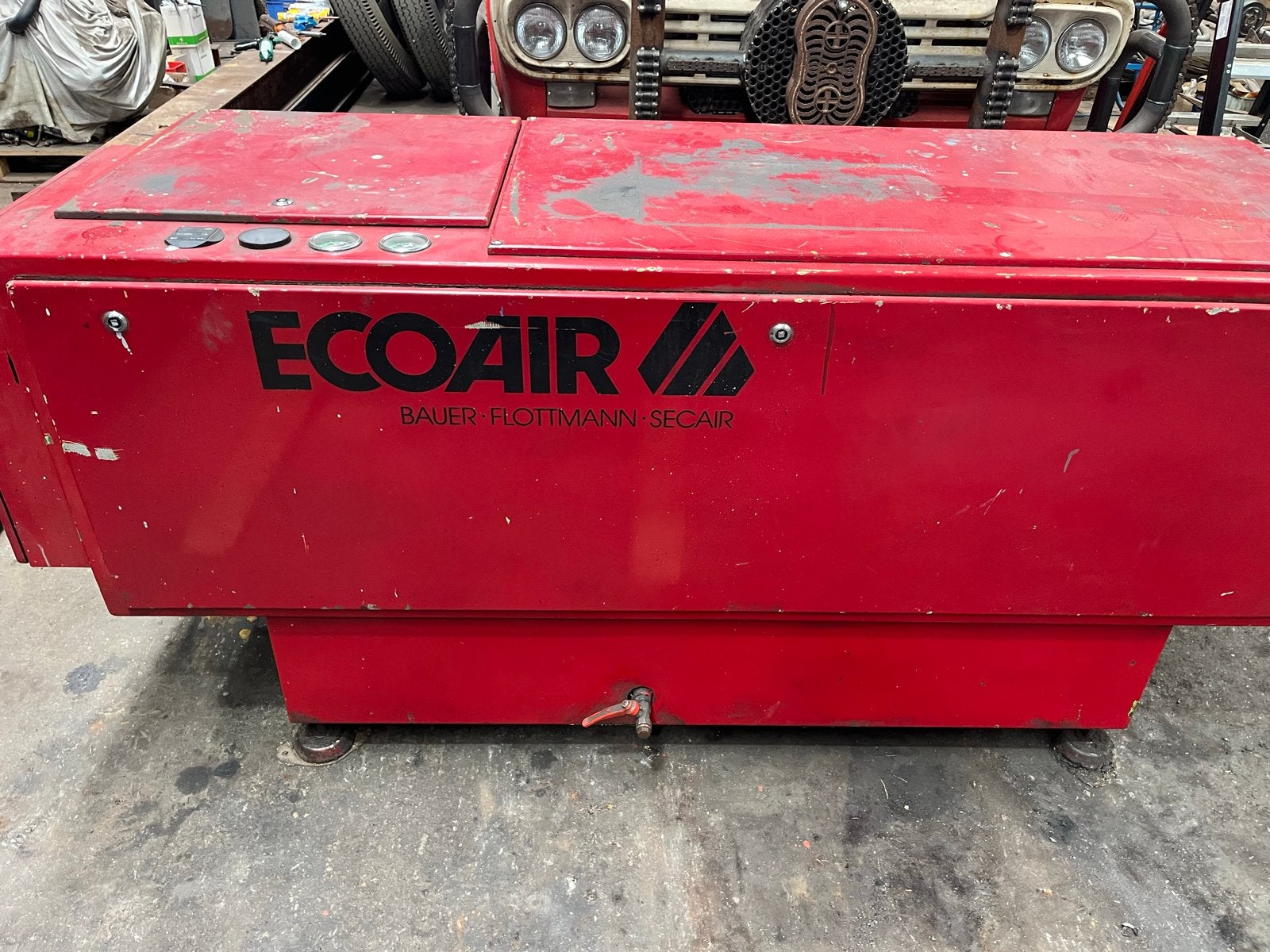 Schroefcompressor 3/4 m³/min - Krachtig voor Werkplaats, Ophalen, Geluidgedempt, Gebruikt, 800 liter/min of meer