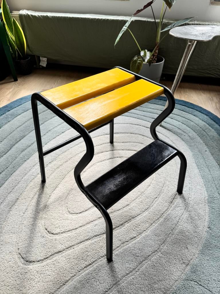 Ikea step stool, Computers en Software, Laptoptafels, Ophalen, Zo goed als nieuw