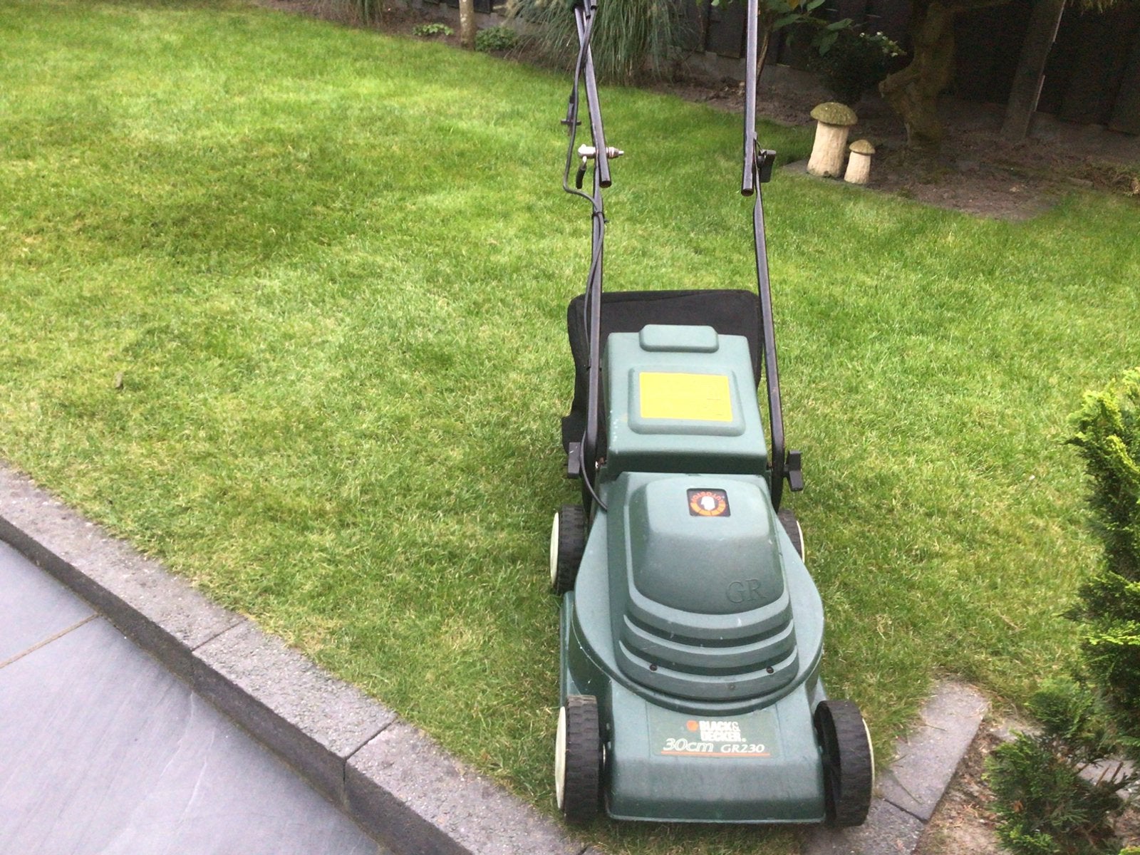 Black & Decker., Cirkelmaaier, Gebruikt, Elektrische grasmaaier, Ophalen of Verzenden