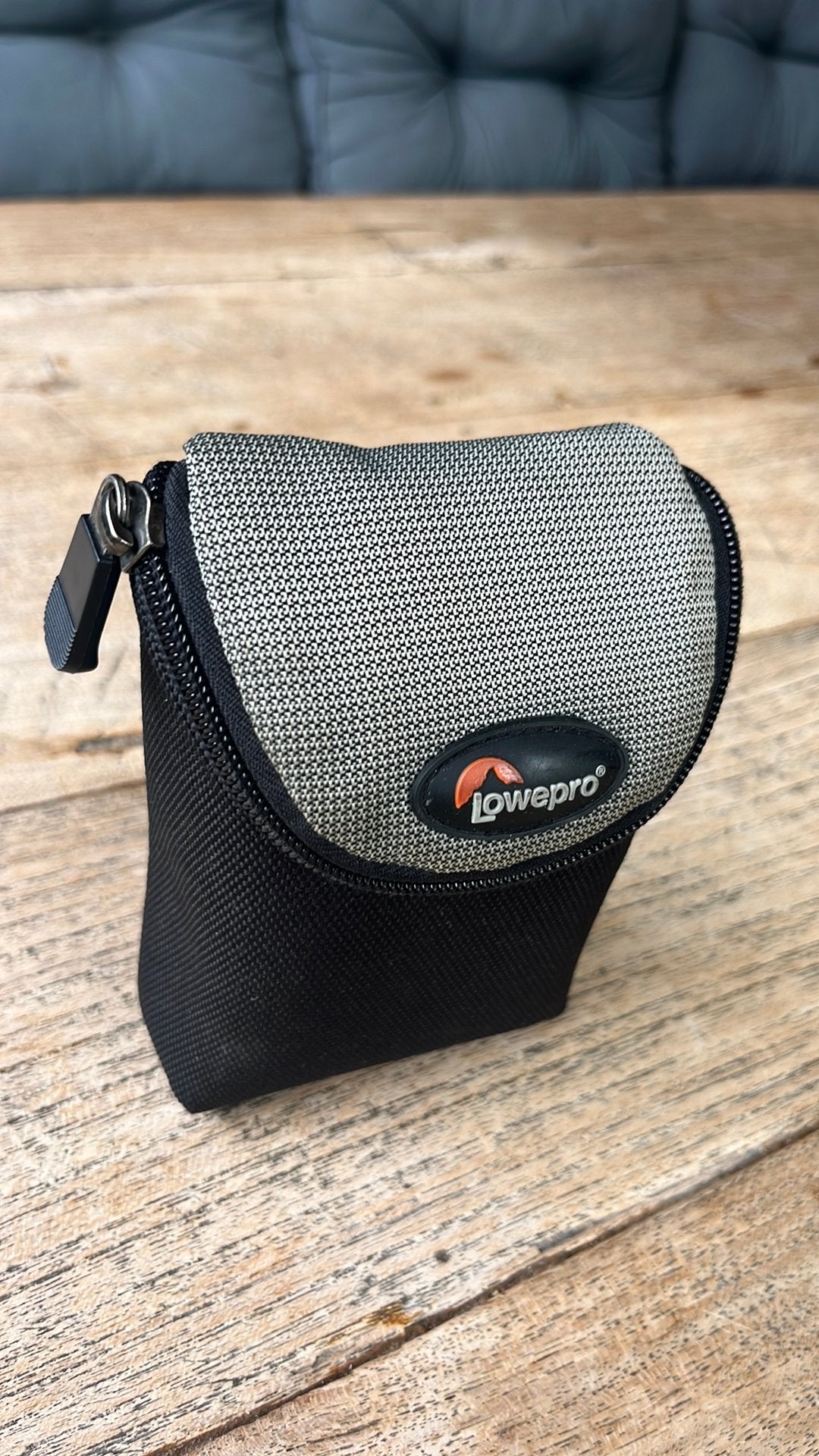 Cameratas Lowepro D-res 8 compactcamera, Ophalen of Verzenden, Zo goed als nieuw, Lowepro