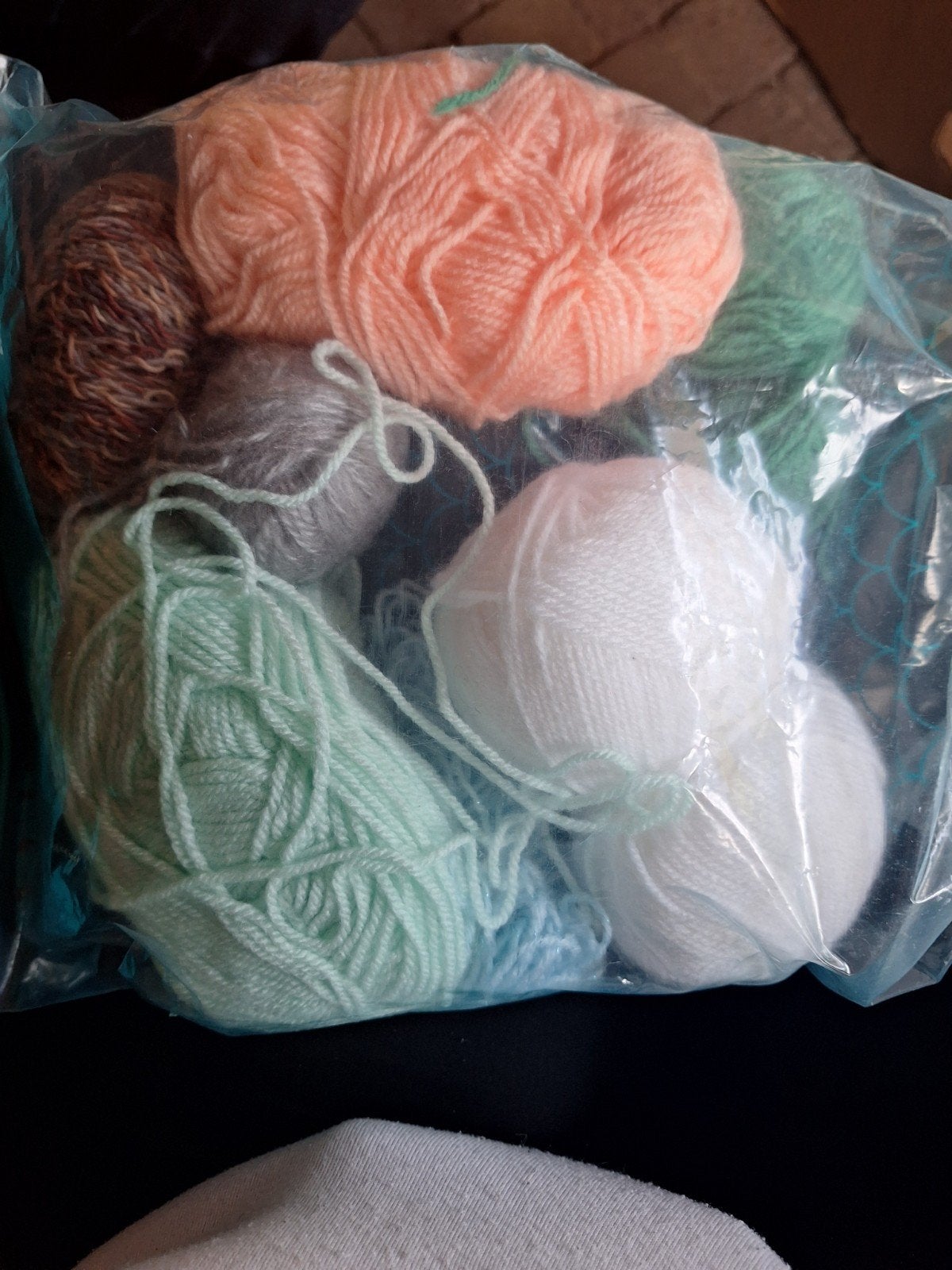 Diverse bollen wol en garen in verschillende kleuren, Hobby en Vrije tijd, Ophalen, Gebruikt, Breien of Haken, Wol of Garen