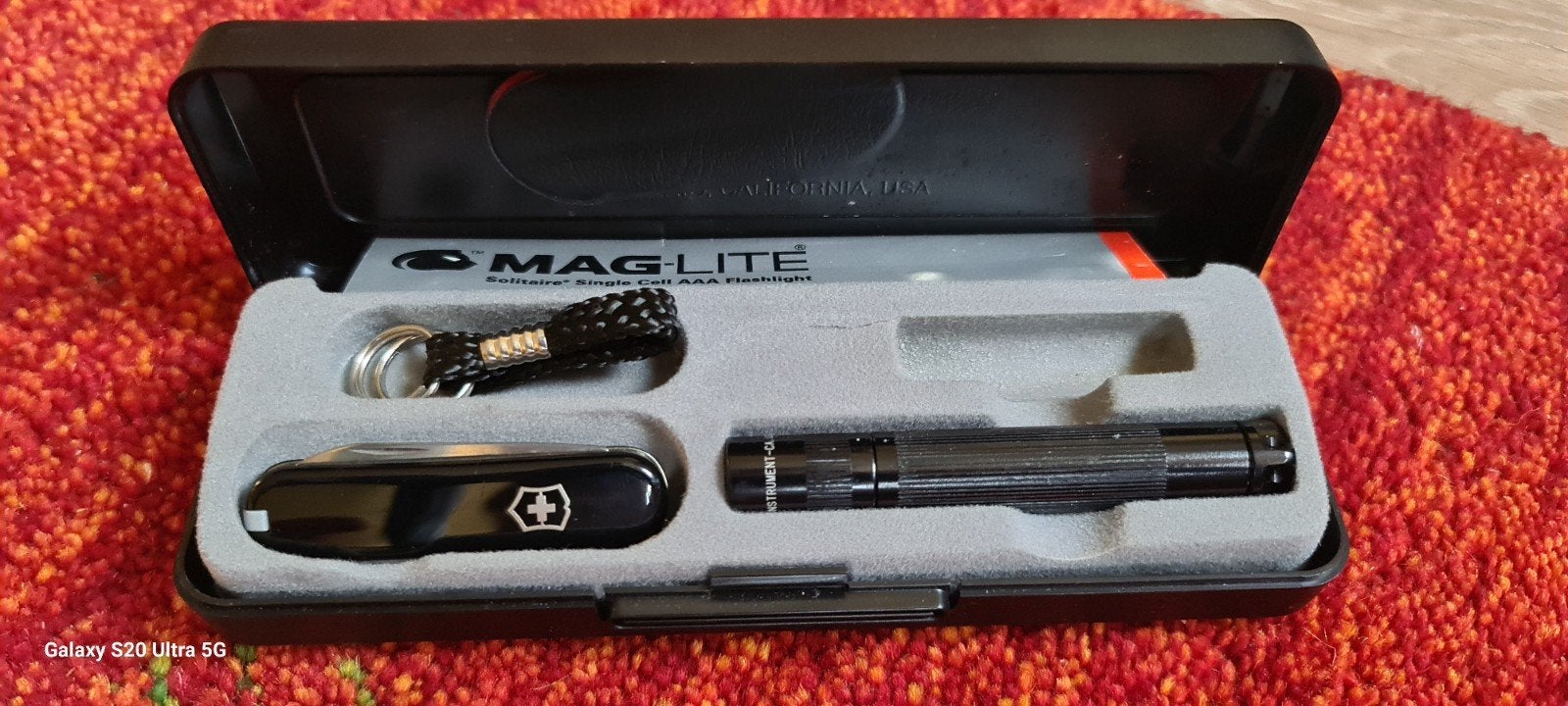 Mag-Lite Solitaire zaklamp & Victorinox zakmes set, Ophalen of Verzenden