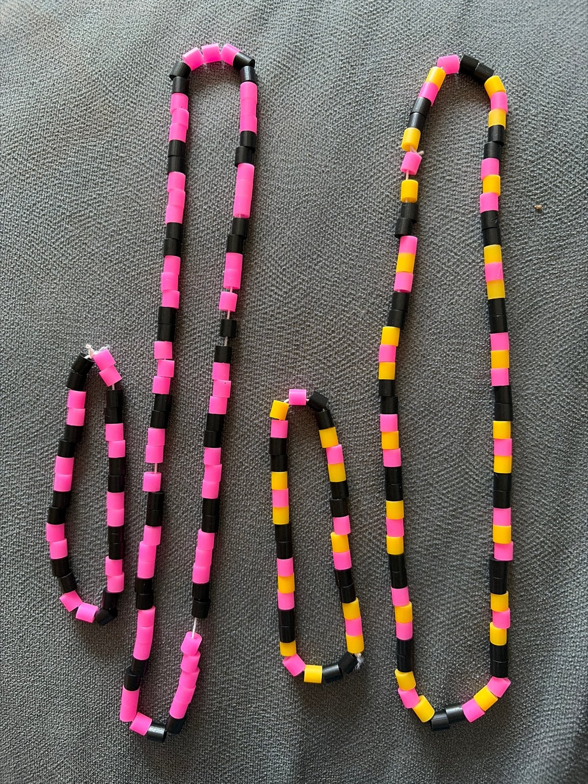 Kleurrijke kralenkettingen en armbanden set, Ophalen of Verzenden, Nieuw, Overige kleuren, Kunststof