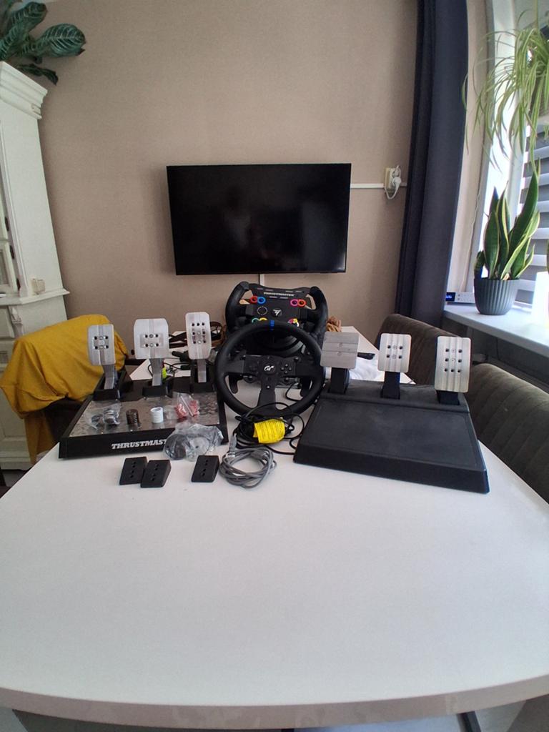 Thrustmaster T300RS GT Edition racestuur en pedalen, Ophalen, Racestuur, Gebruikt, Force feedback