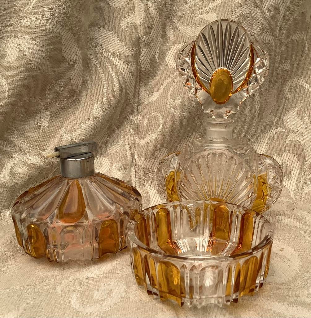 3-delige vintage Toilettafel parfum set glas amberkleur, Antiek en Kunst, Antiek | Glas en Kristal, Ophalen of Verzenden