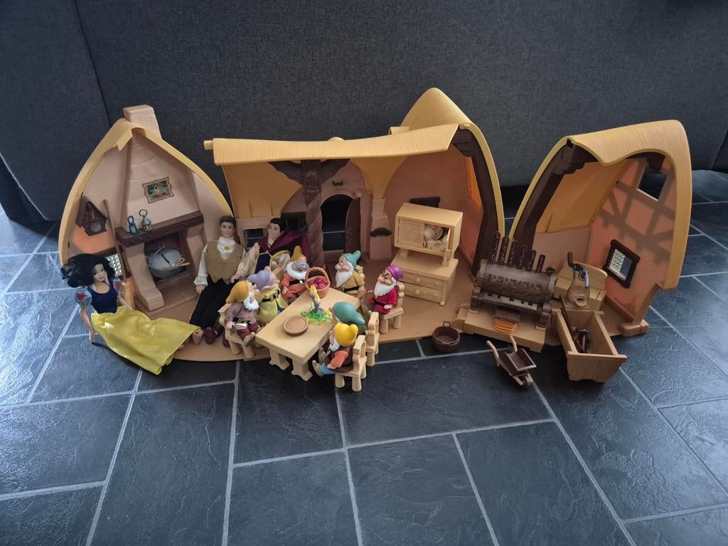 Sneeuwwitje en de 7 Dwergen Huis met Figuren, Ophalen, Gebruikt, Jongen of Meisje