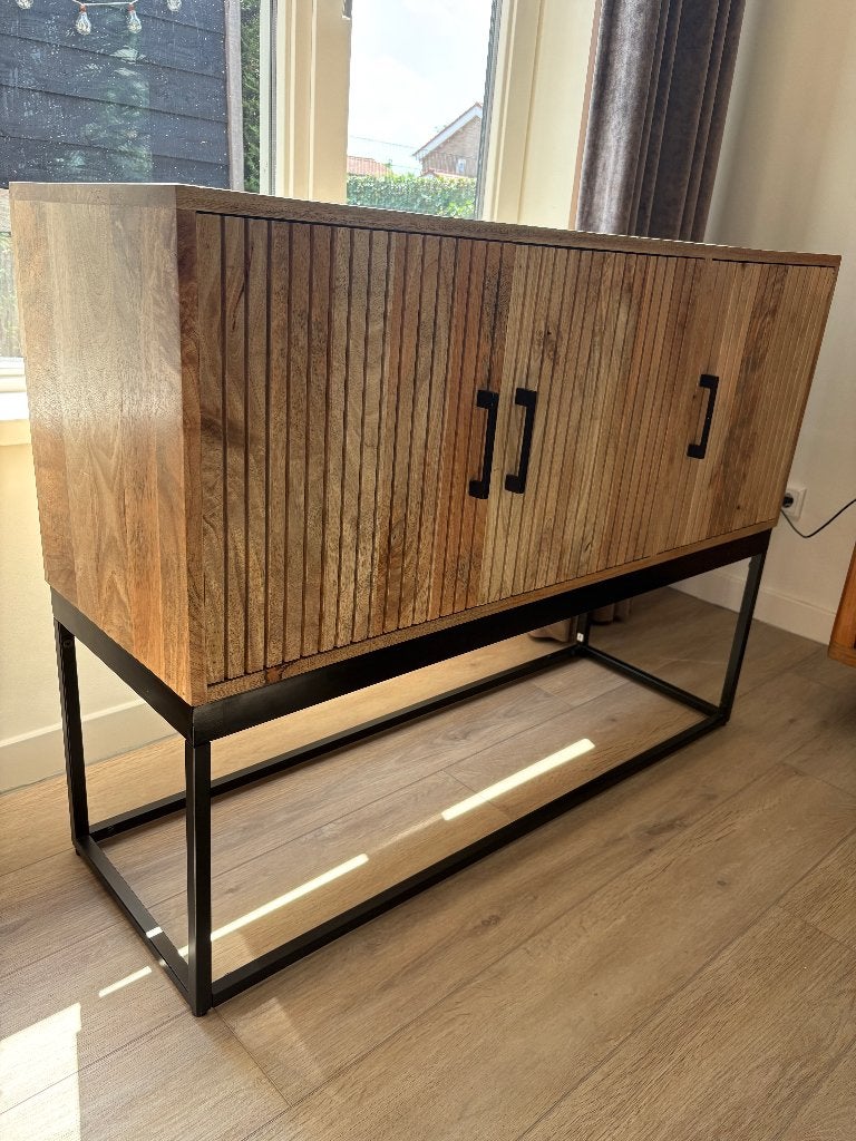 Dressoir hout, Ophalen, 100 tot 150 cm, Zo goed als nieuw, Industrieel