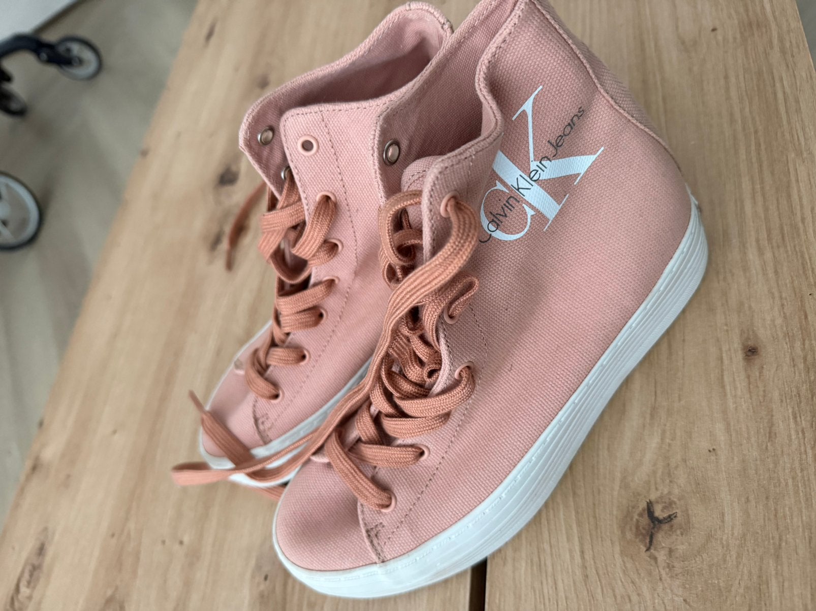 Calvin Klein sneakers, Kinderen en Baby's, Kinderkleding | Schoenen en Sokken, Ophalen of Verzenden, Zo goed als nieuw, Meisje