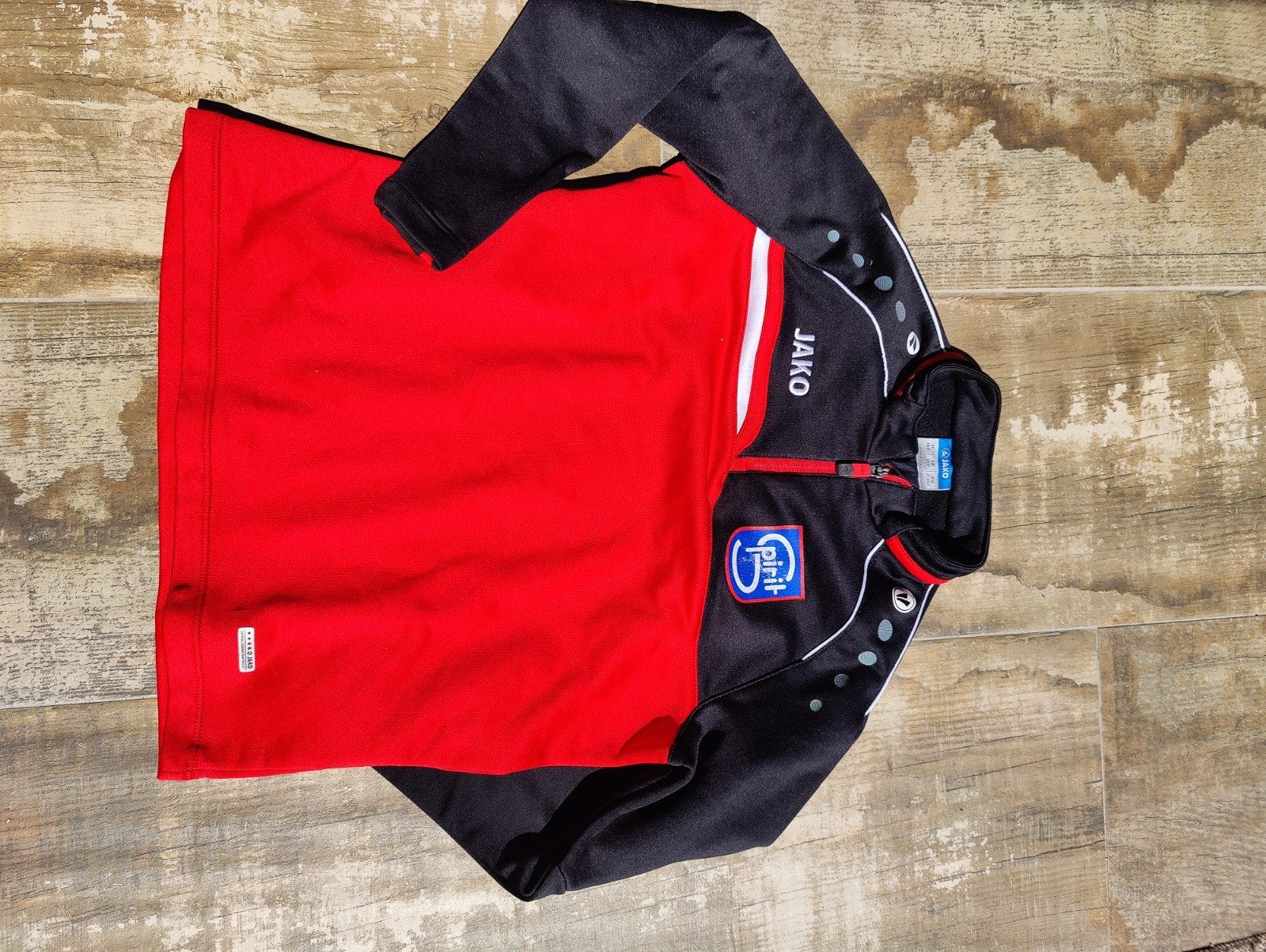 Jako sportshirt rood/zwart met opdruk 'KAJ' 140, Ophalen, Gebruikt