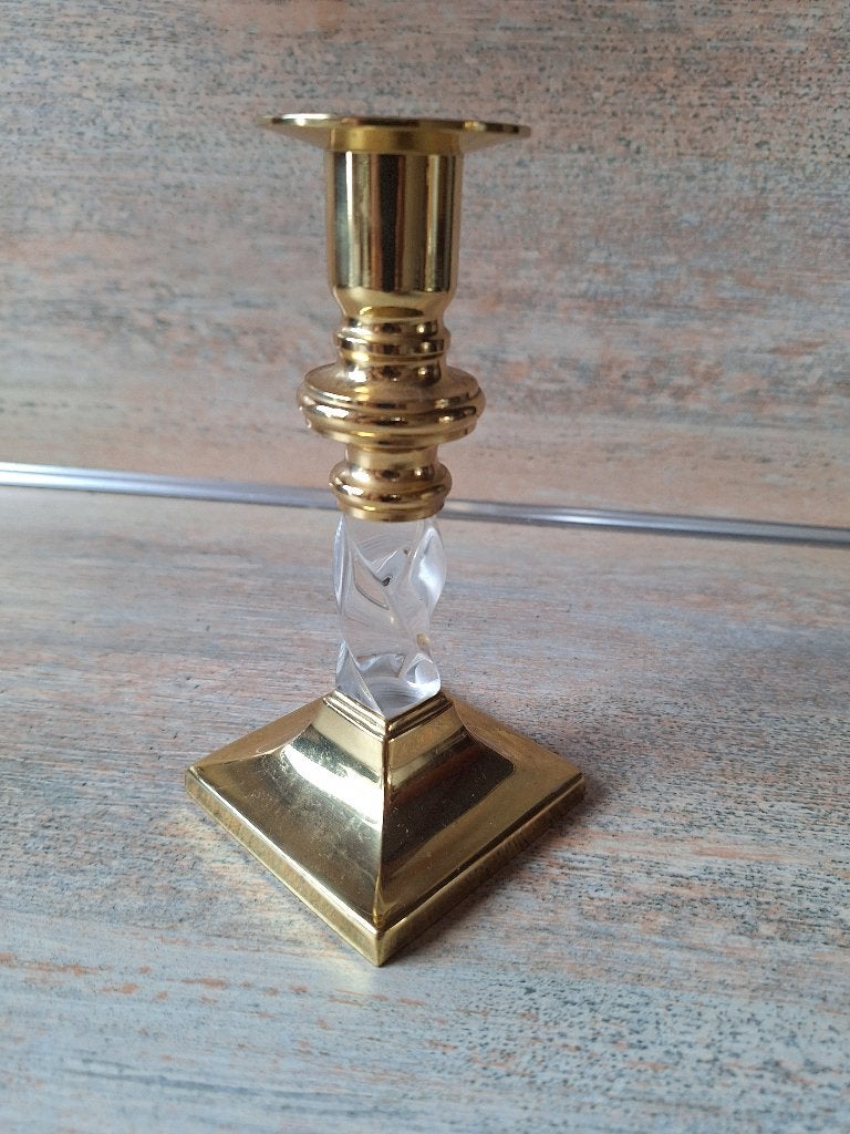 Goudkleurige kandelaar met gedraaide voet - 15 cm, Huis en Inrichting, Ophalen, Zo goed als nieuw, Metaal, 15 cm