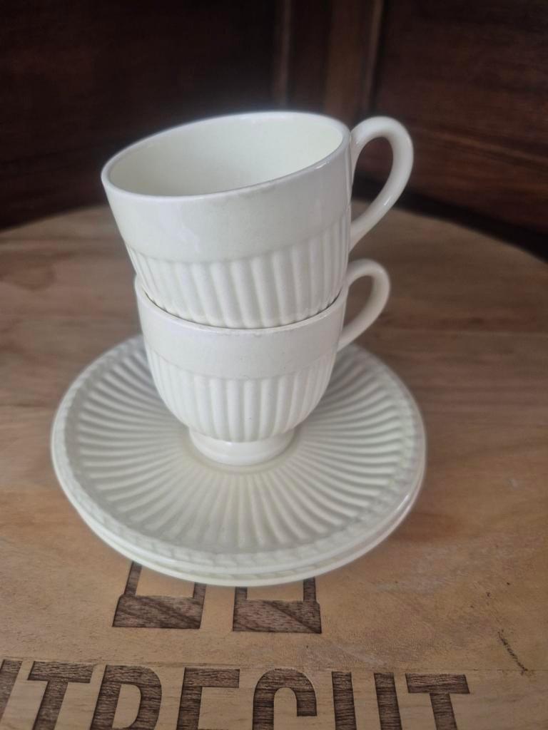 Wedgwood espresso kopjes met schotel, Huis en Inrichting, Keuken | Servies, Zo goed als nieuw, Kop(pen) en/of Schotel(s), Wedgwood