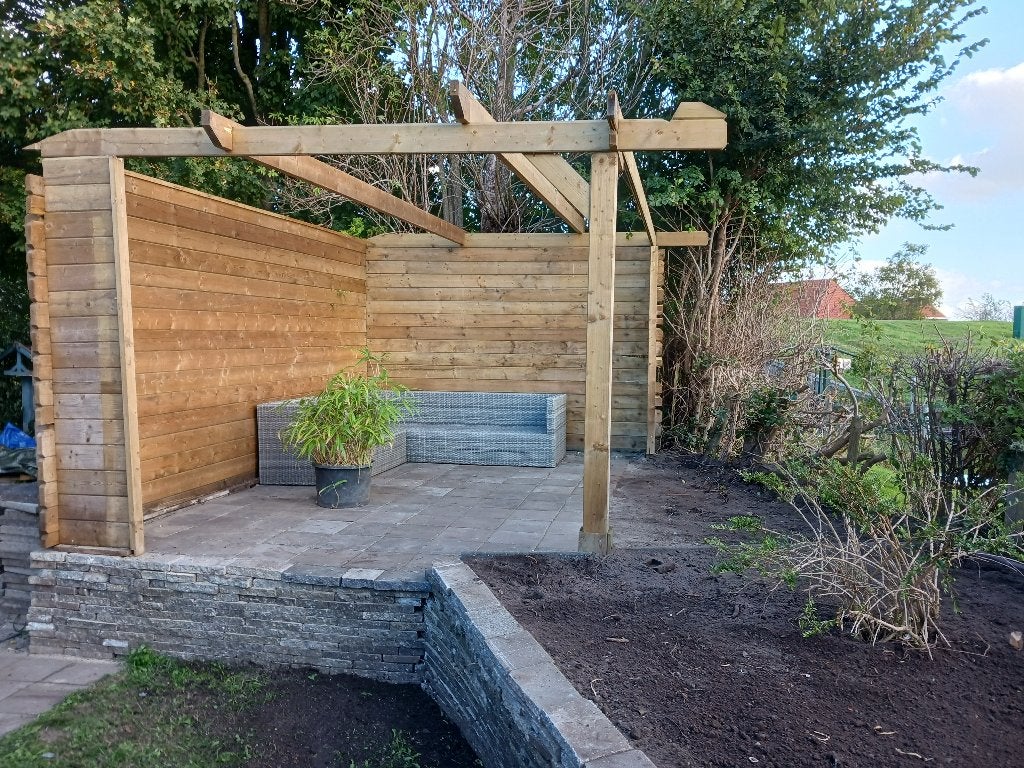 Foto 10 van te koop mooi chalet met tuinhuis naast zwem vis en vaarwater