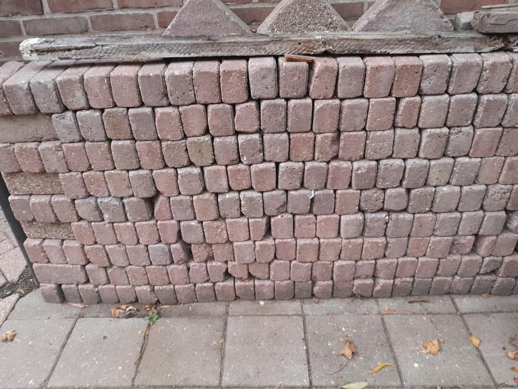 GRATIS beton en gebakken straatstenen en borders, Tuin en Terras, Ophalen, Gebruikt