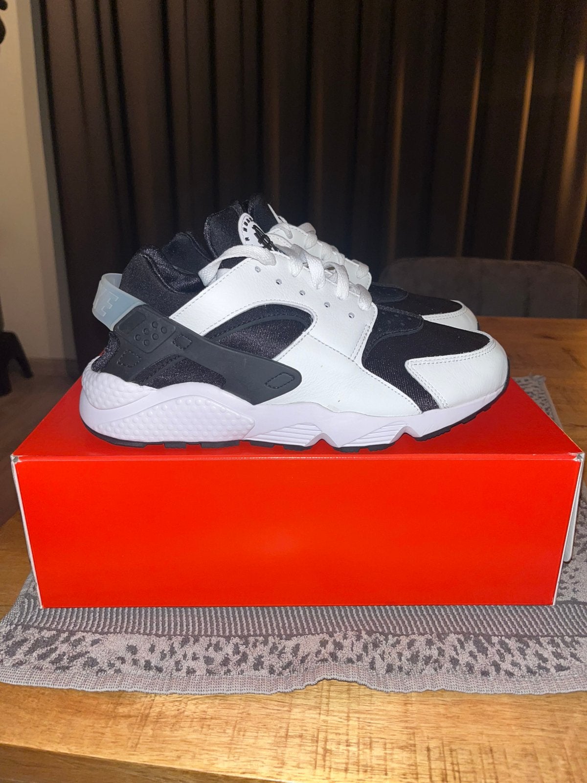 Nike Air Huarache OG Orca., Kleding | Heren, Schoenen, Overige kleuren, Nieuw, Ophalen of Verzenden, Sneakers of Gympen