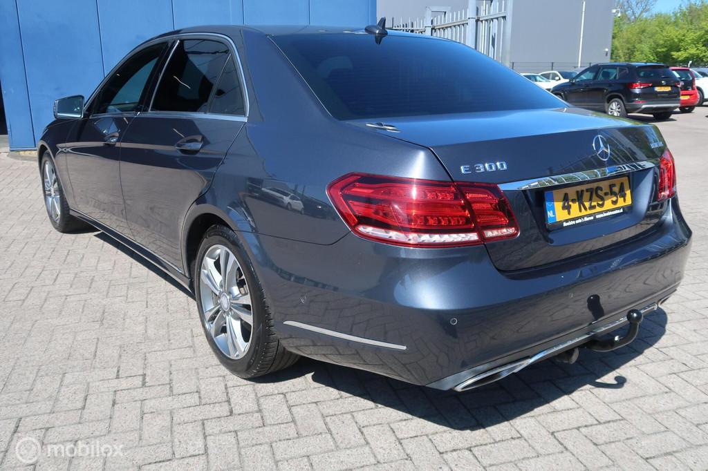 Mercedes E-klasse 300 BlueTEC Ambition AUTOMAAT,TREKHAAK, Automaat, Achterwielaandrijving, Gebruikt, Leder en Stof