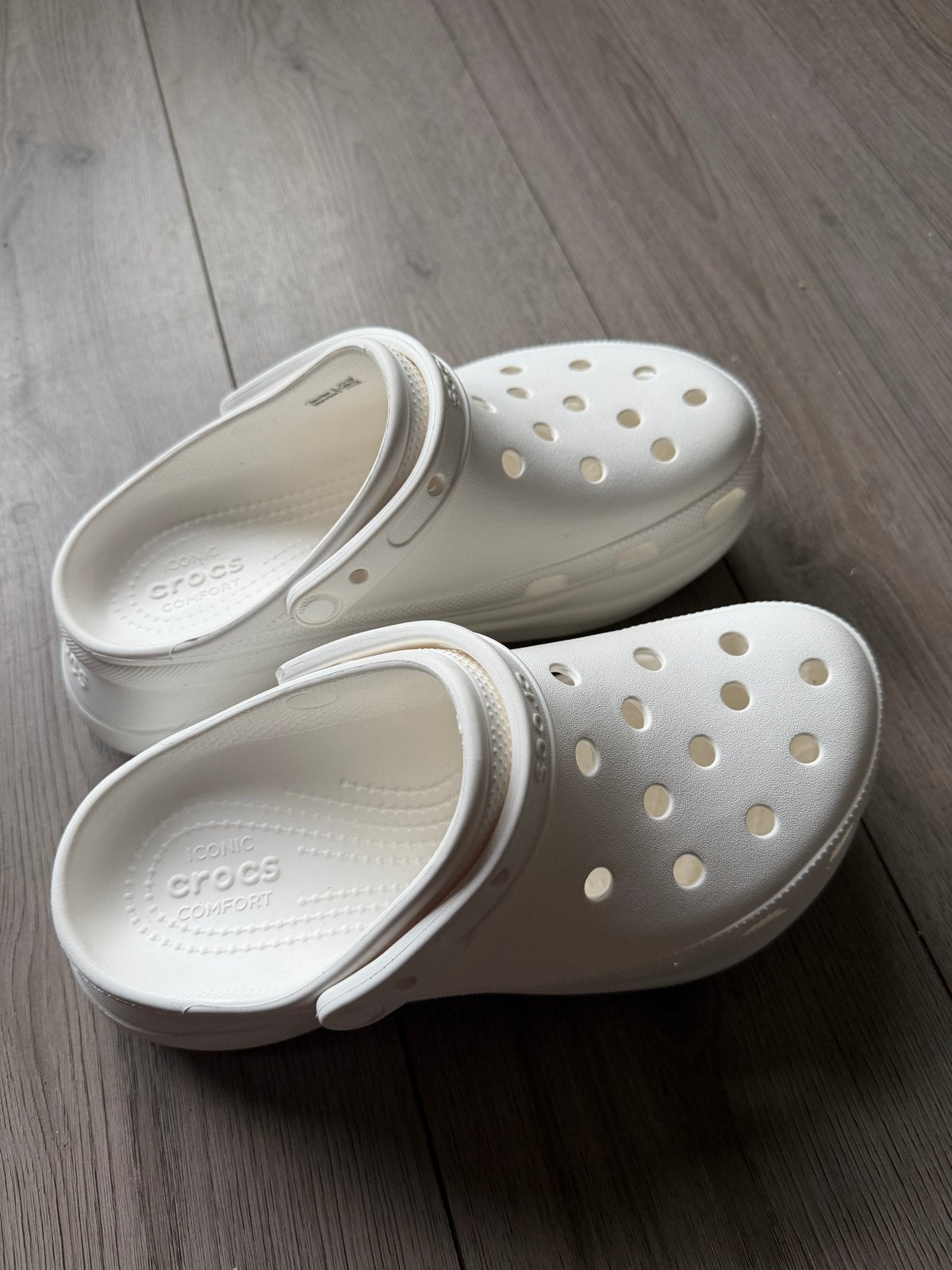 Witte Crocs Classic Clogs - Maat 41, Kleding | Dames, Ophalen of Verzenden, Nieuw, Wit, Slippers