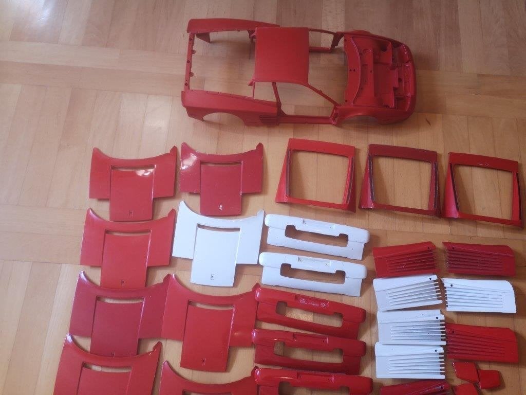 Metalen delen F40 en Testarossa Pocher 1/8 verschillende stu, Ophalen of Verzenden, Zo goed als nieuw, 1:5 t/m 1:8, Auto