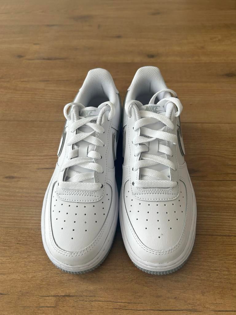 Nike Air Force 1 Low Wit - nieuw, Wit, Nieuw, Ophalen of Verzenden, Sneakers of Gympen