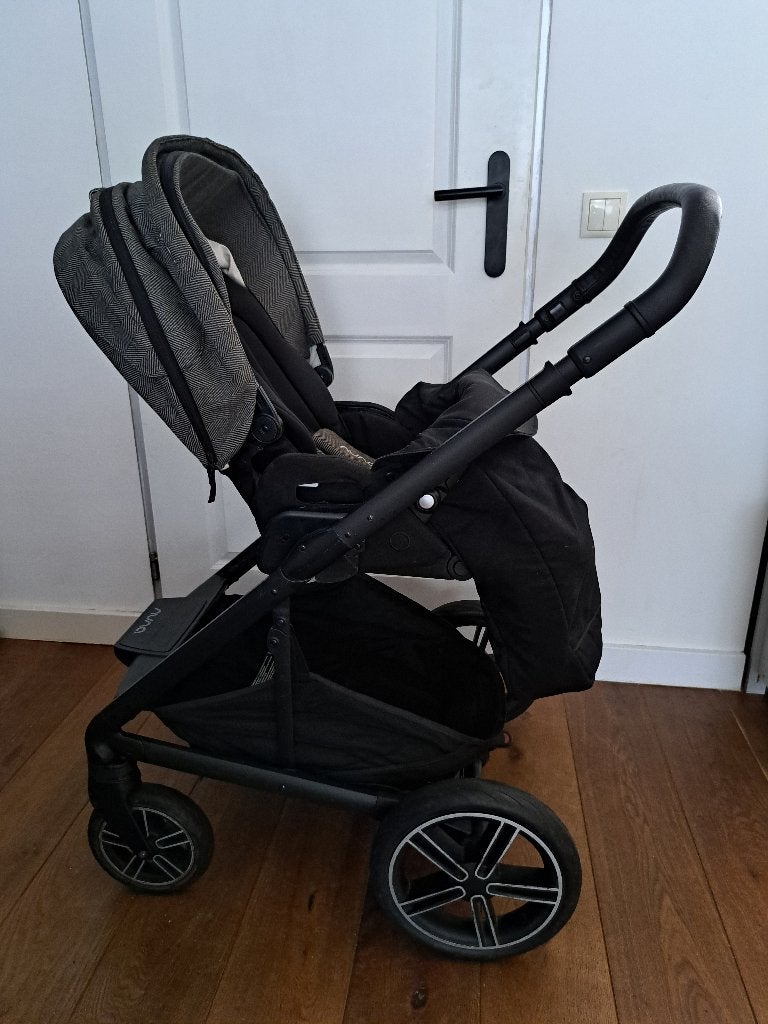 Kinderwagen met carry cot, voetenzak en 2 regenhoezen - Nuna, Kinderen en Baby's, Kinderwagens en Combinaties, Overige merken