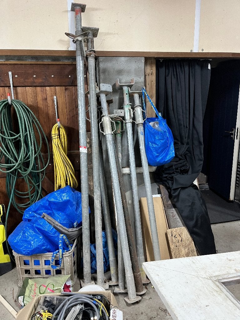 Bouwstempels div lengte 8 st, Doe-het-zelf en Verbouw, Ophalen, Gebruikt, Overige typen, Minder dan 2 meter