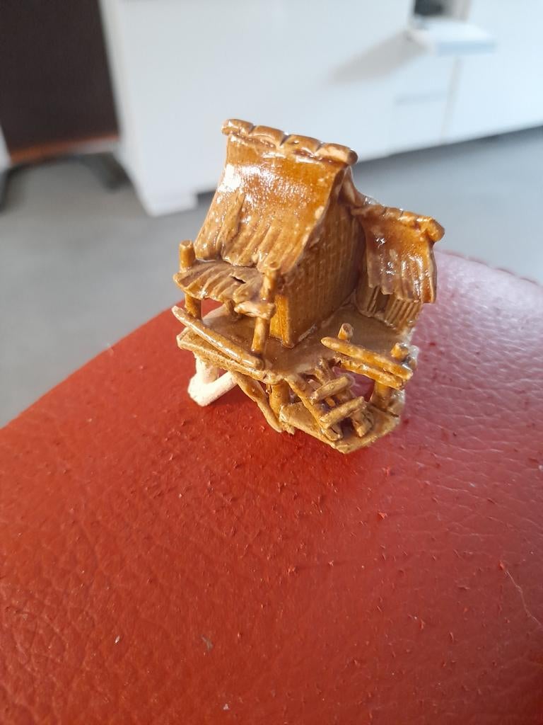 Miniatuur huisje van keramiek, Antiek en Kunst, Antiek | Keramiek en Aardewerk, Ophalen of Verzenden