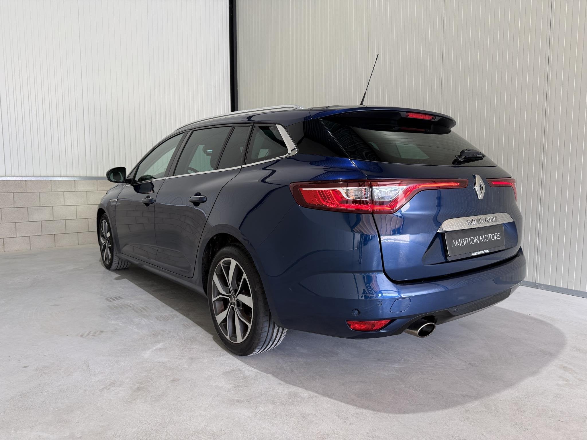 Renault Mégane Estate 1.2 TCe Bose Cam/Head-up/Trekhaak/Amb, Auto's, Gebruikt, Euro 6, 4 cilinders, Blauw
