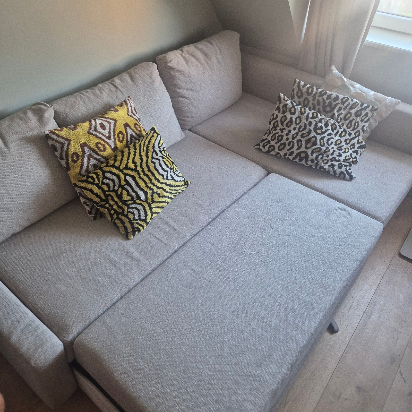 Slaapbank beige (friheten ikea), Huis en Inrichting, Slaapkamer | Slaapbanken, Ophalen, Beige, Tweepersoons, Zo goed als nieuw