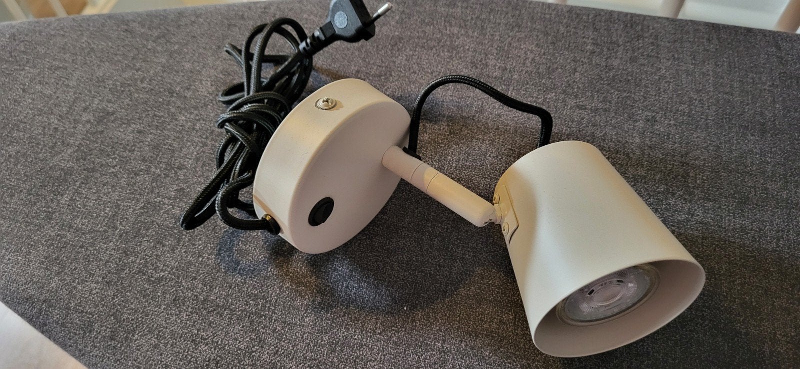 Beige wandlampje /10,-, Huis en Inrichting, Ophalen of Verzenden, Nieuw, Metaal of Aluminium