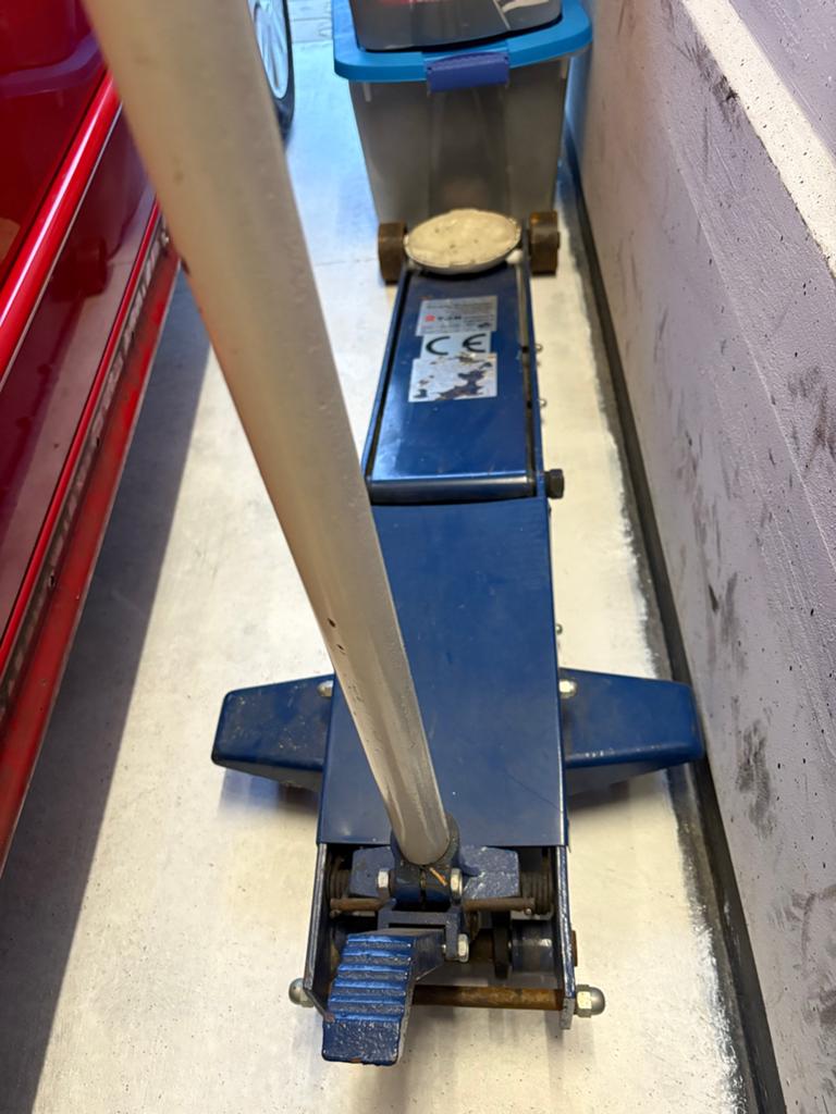 Garagekrik 2 ton - Hydraulisch, Ophalen, Gebruikt, Hydraulisch, Garagekrik