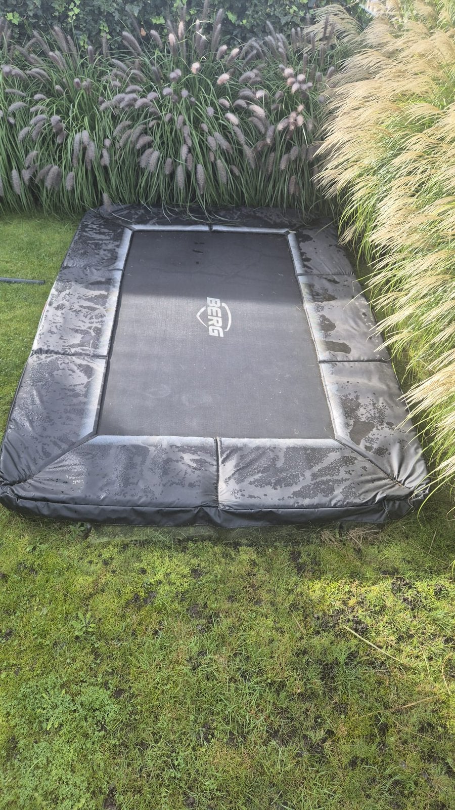 BERG Ultim Favorit InGround Trampoline (280 x 190 cm), Ophalen, Zo goed als nieuw