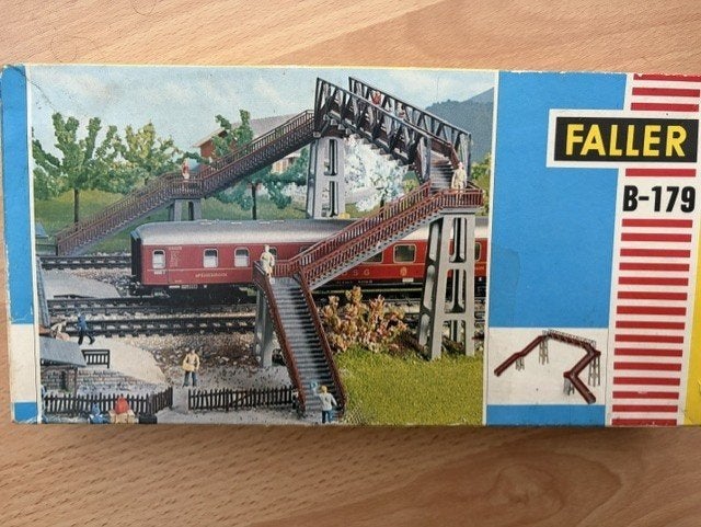 trein, Gelijkstroom, Brug, Tunnel of Gebouw, Ophalen of Verzenden, Zo goed als nieuw