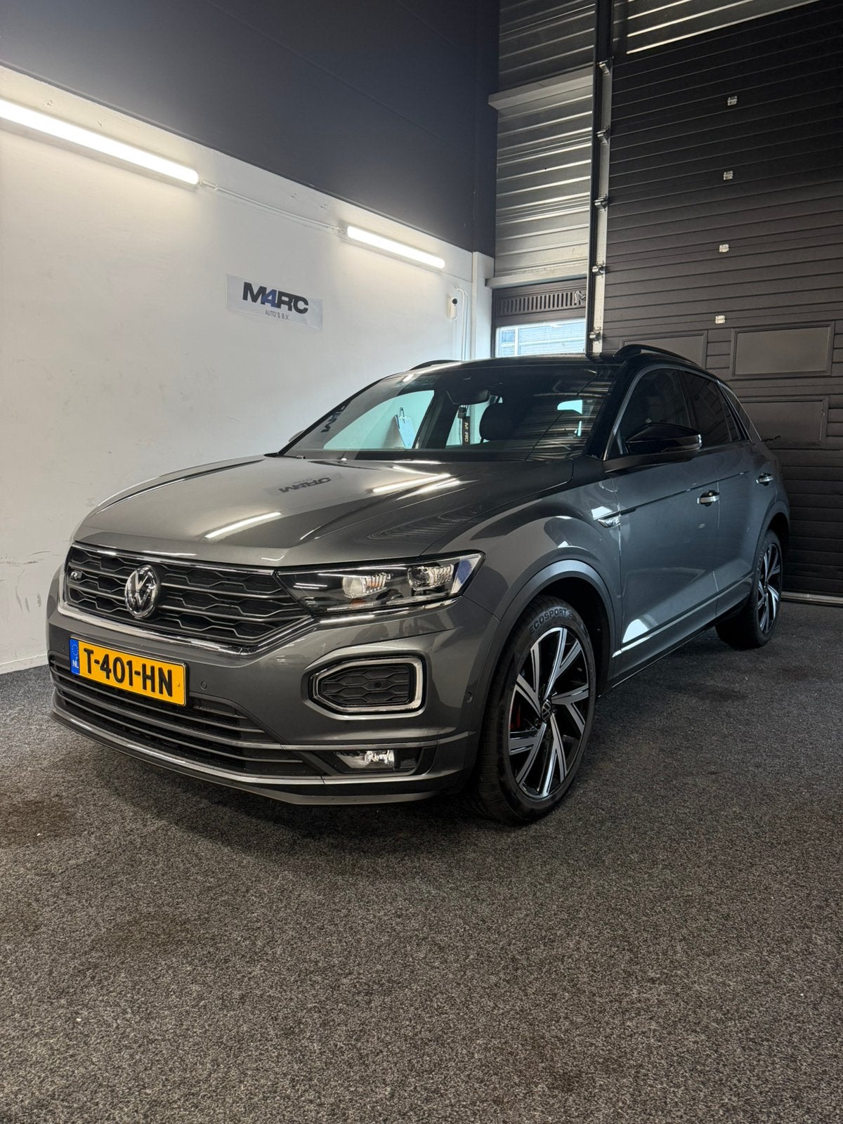Volkswagen T-Roc 1.5 TSI 150pk 7-DSG 2019 Grijs R-line, Auto's, 1498 cc, 4 cilinders, Bedrijf, 1500 kg