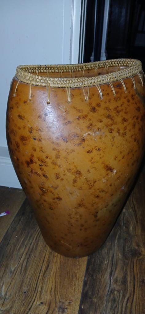 Decoratieve vaas van kalebas met rieten rand, Ophalen of Verzenden