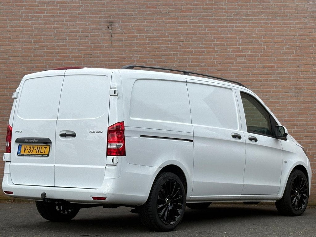 Mercedes-Benz Vito 114CDI 136PK Lang / 9G-Tronic / Distronic, Auto's, Automaat, Gebruikt, Met garantie (alle), 2500 kg