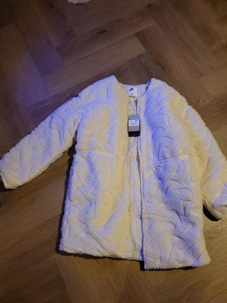 Nike swoosh therma fit jas nieuw maat M, Ophalen of Verzenden, Nieuw, Jongetje of Meisje, Jasje