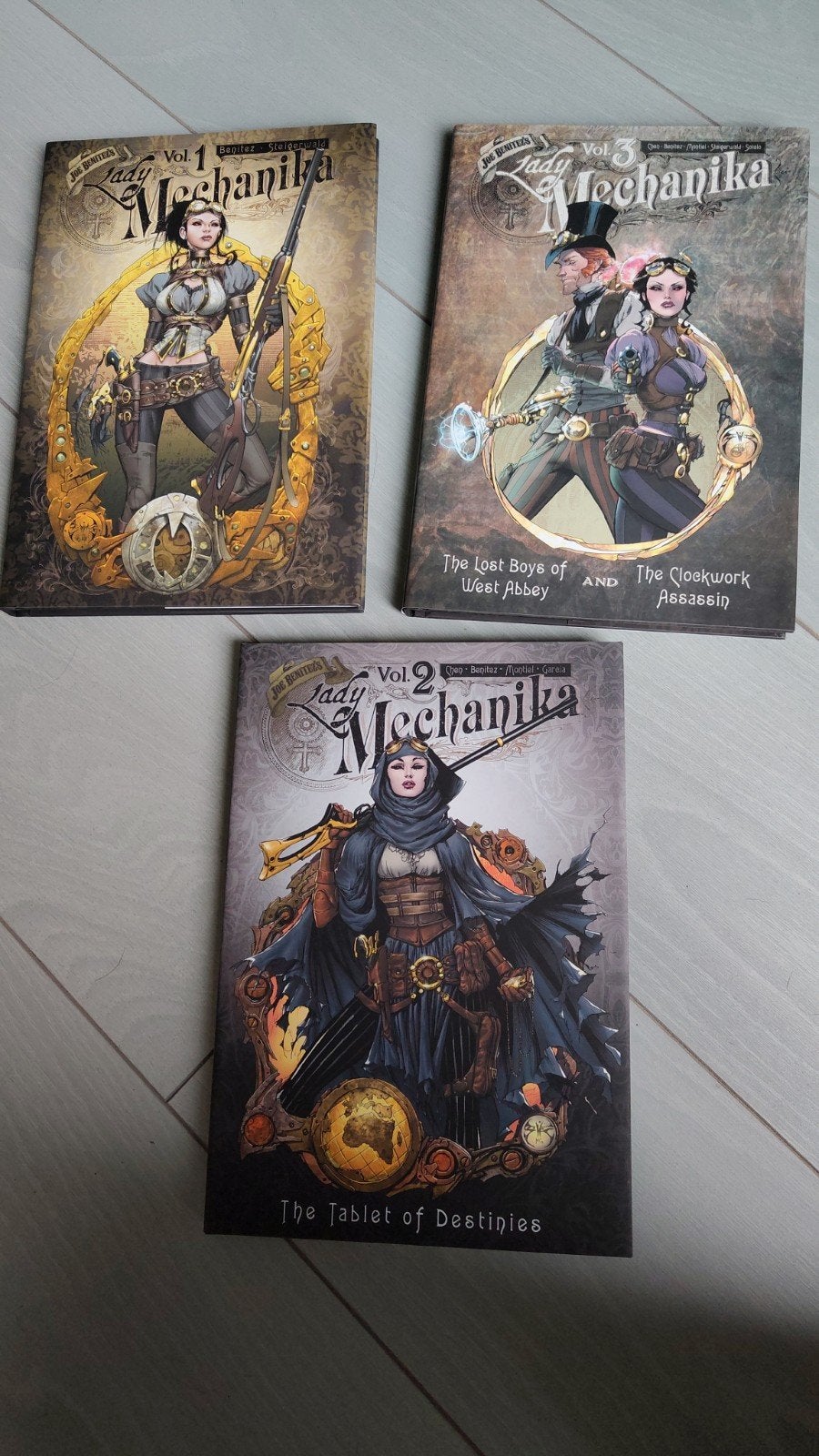 Lady Mechanika Vol. 1, 2 en 3 oversized HC Joe Benitez, Meerdere comics, Ophalen of Verzenden, Zo goed als nieuw, Amerika