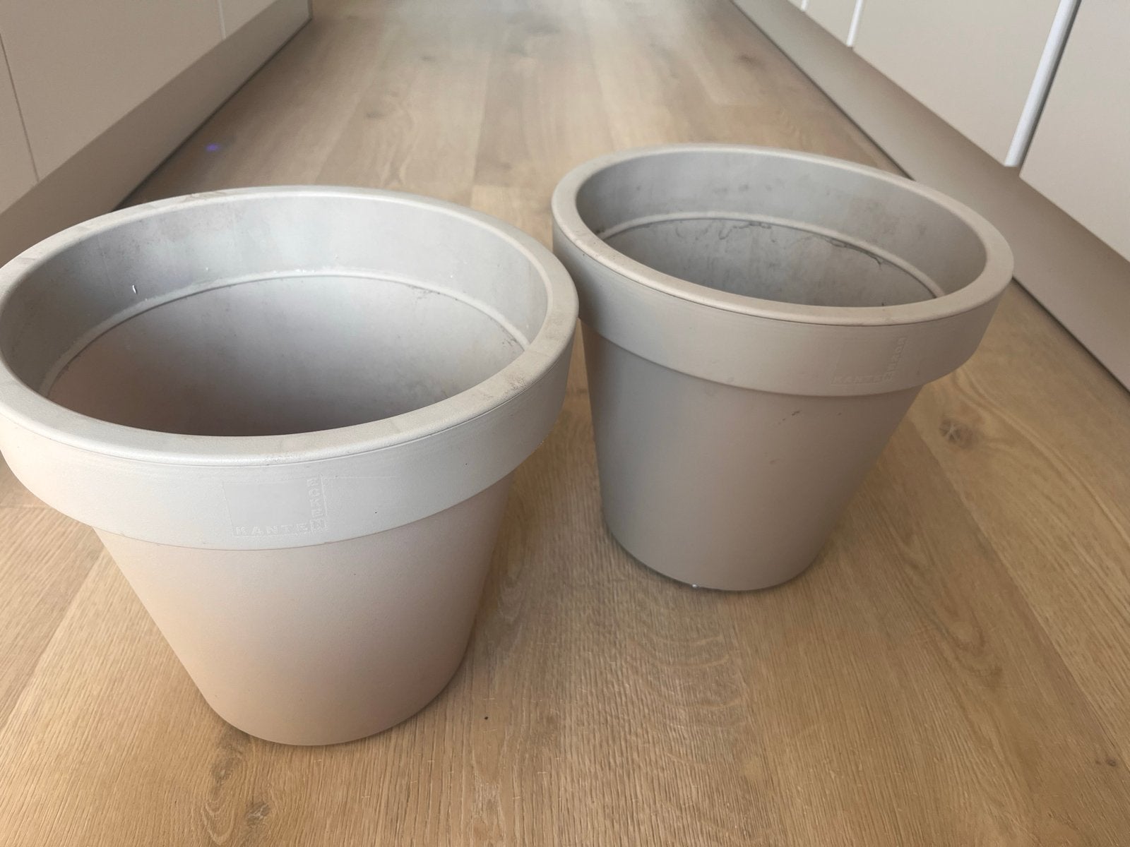 2 beige bloempotten 30cm, Kunststof, Gebruikt, Rond, Binnen