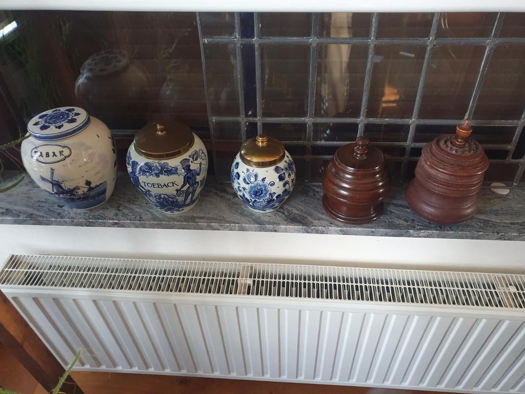 5 x antieke tabakspotten, Ophalen