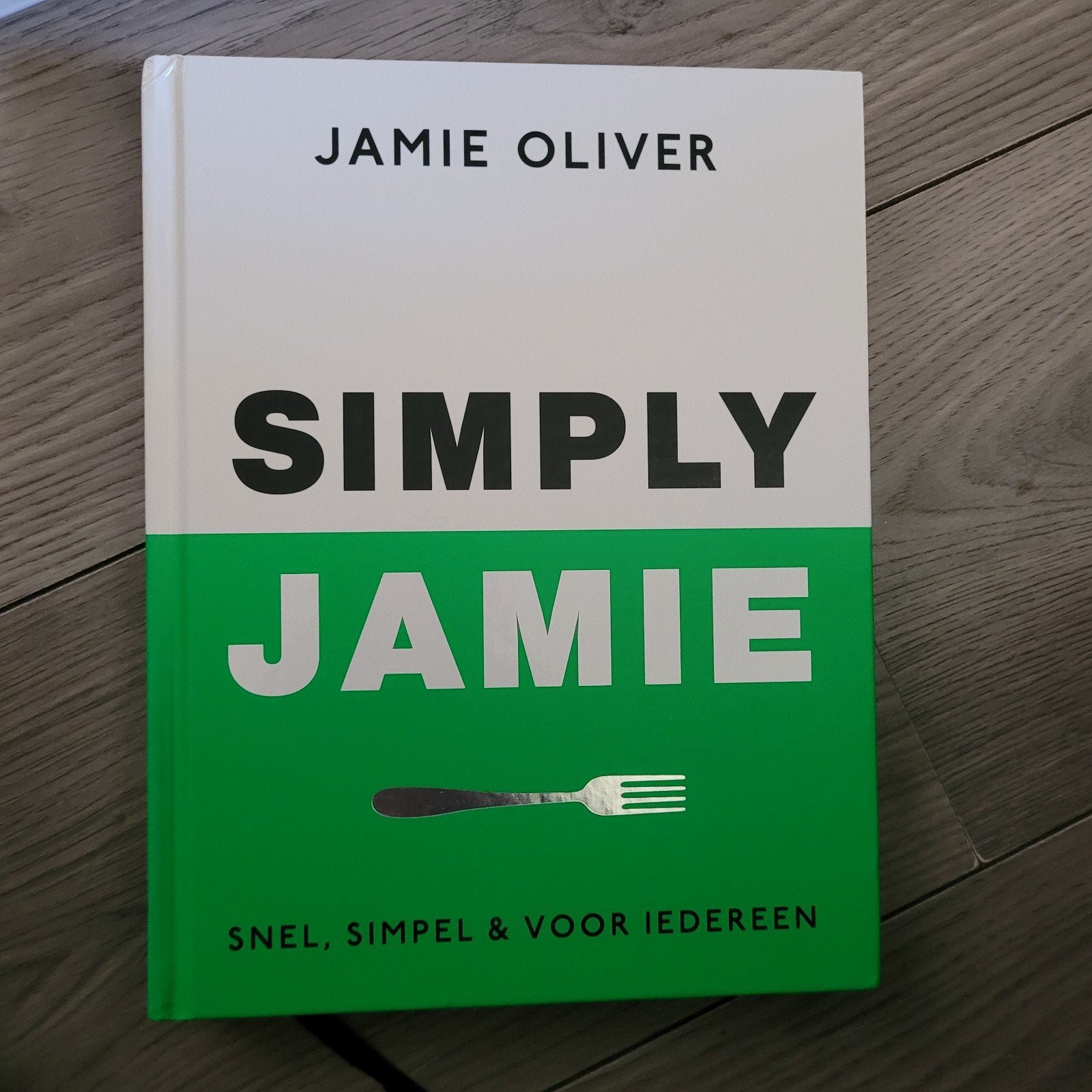 Simply Jamie - Kookboek van Jamie Oliver, Boeken, Kookboeken, Hoofdgerechten, Ophalen of Verzenden, Zo goed als nieuw, Jamie Oliver