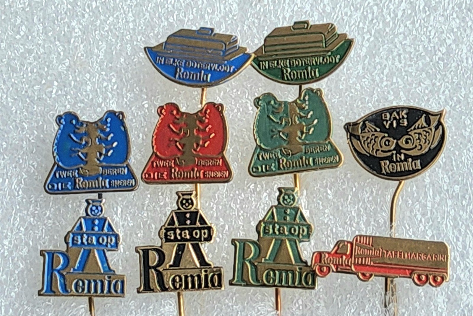 10 Remia Speldjes - Vintage Reclame, Ophalen of Verzenden, Gebruikt, Merk, Speldje of Pin