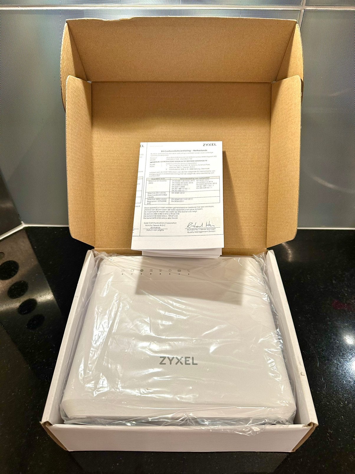Zyxel Router T50, nieuw, Ophalen of Verzenden, Nieuw, Router met modem, ZyXEL